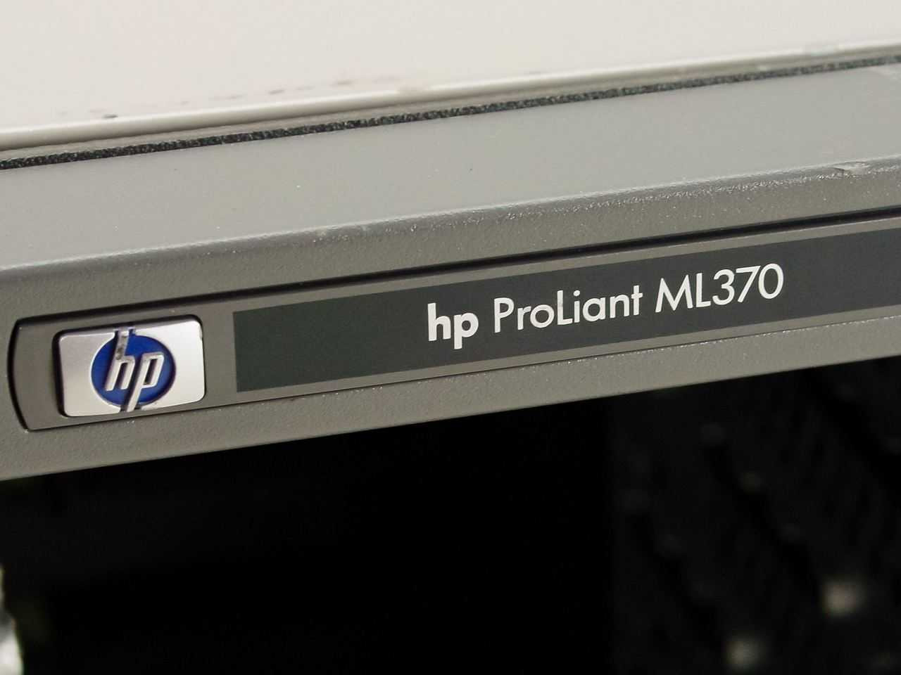 Serveur HP Compaq Proliant ML370 G2 - Intel 1.4GHz - 256Mo RAM - CD-ROM - Occasion