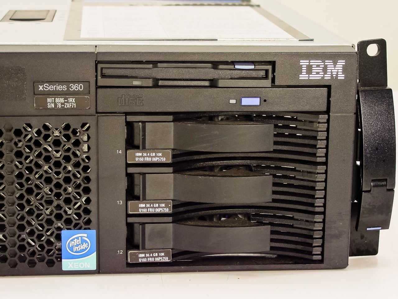 ５６５６ IBM 8686-1RX 19