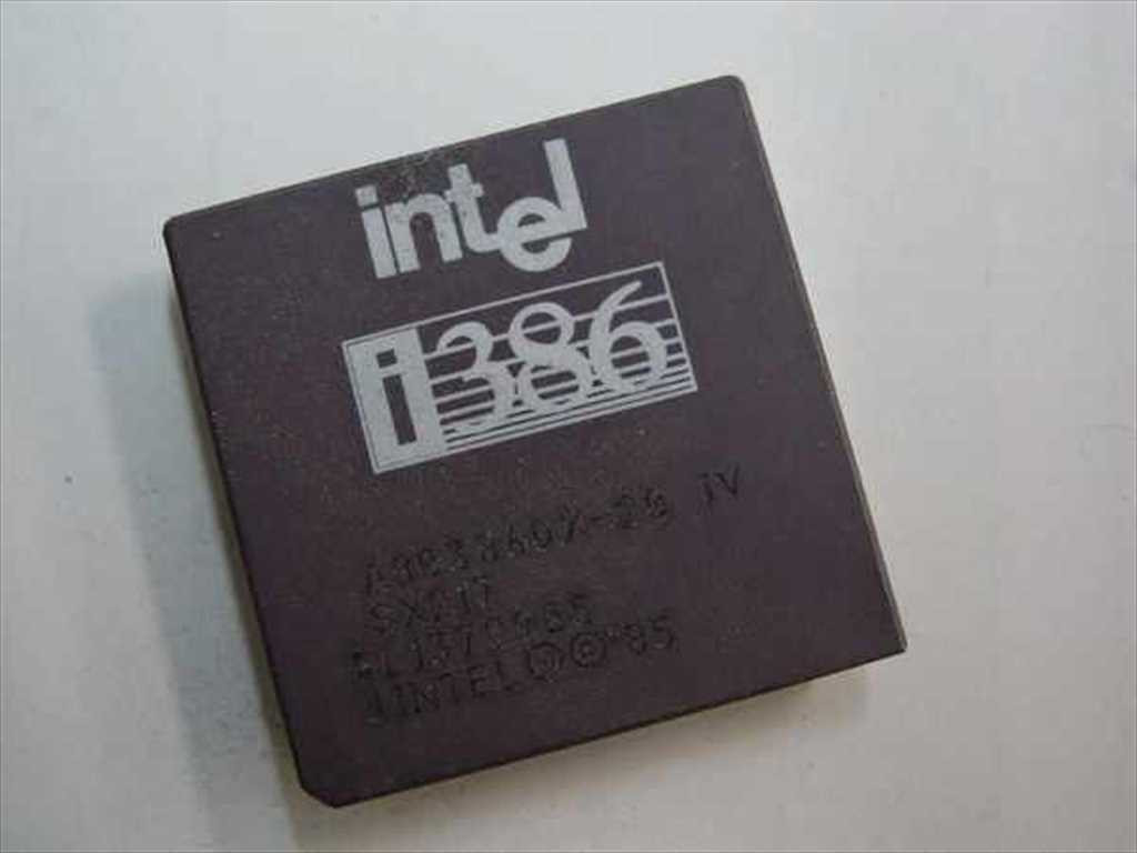 Intel SX217 20Mhz CPU A80386DX-20 / 386DX-20 - Socket PGA132