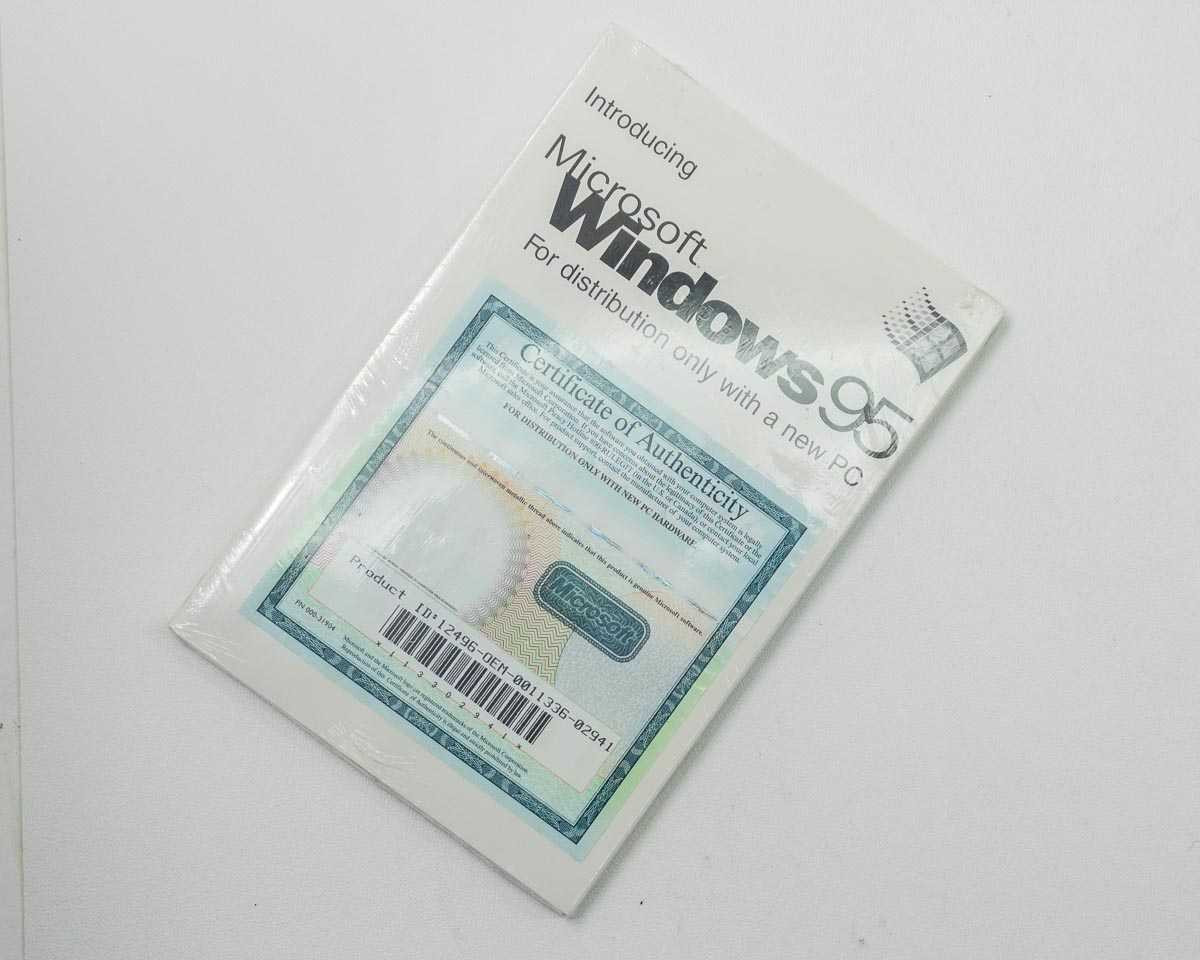 Microsoft X03-32822 Introducing Windows 95 Booklet & CD