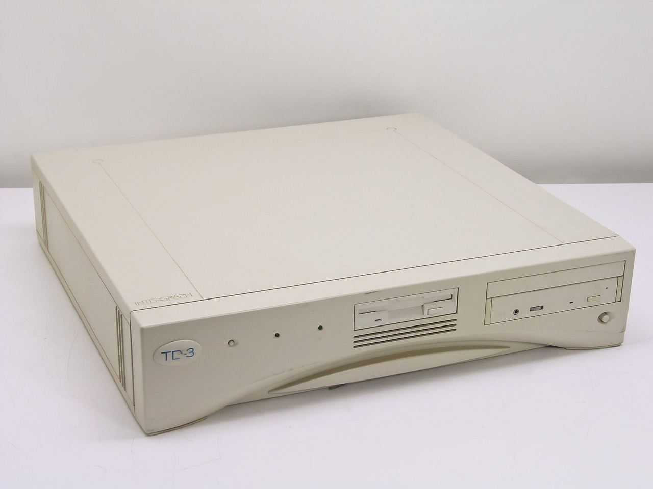 Intergraph E74G40C20 TD-3 Desktop PC 100MHz CPU 98MB RAM 2.14GB HDD - As Is