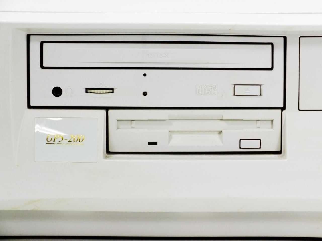 Gateway 2000 GP5-200 Intel MMX 200MHz, 32MB RAM, HDD 3.2GB Desktop