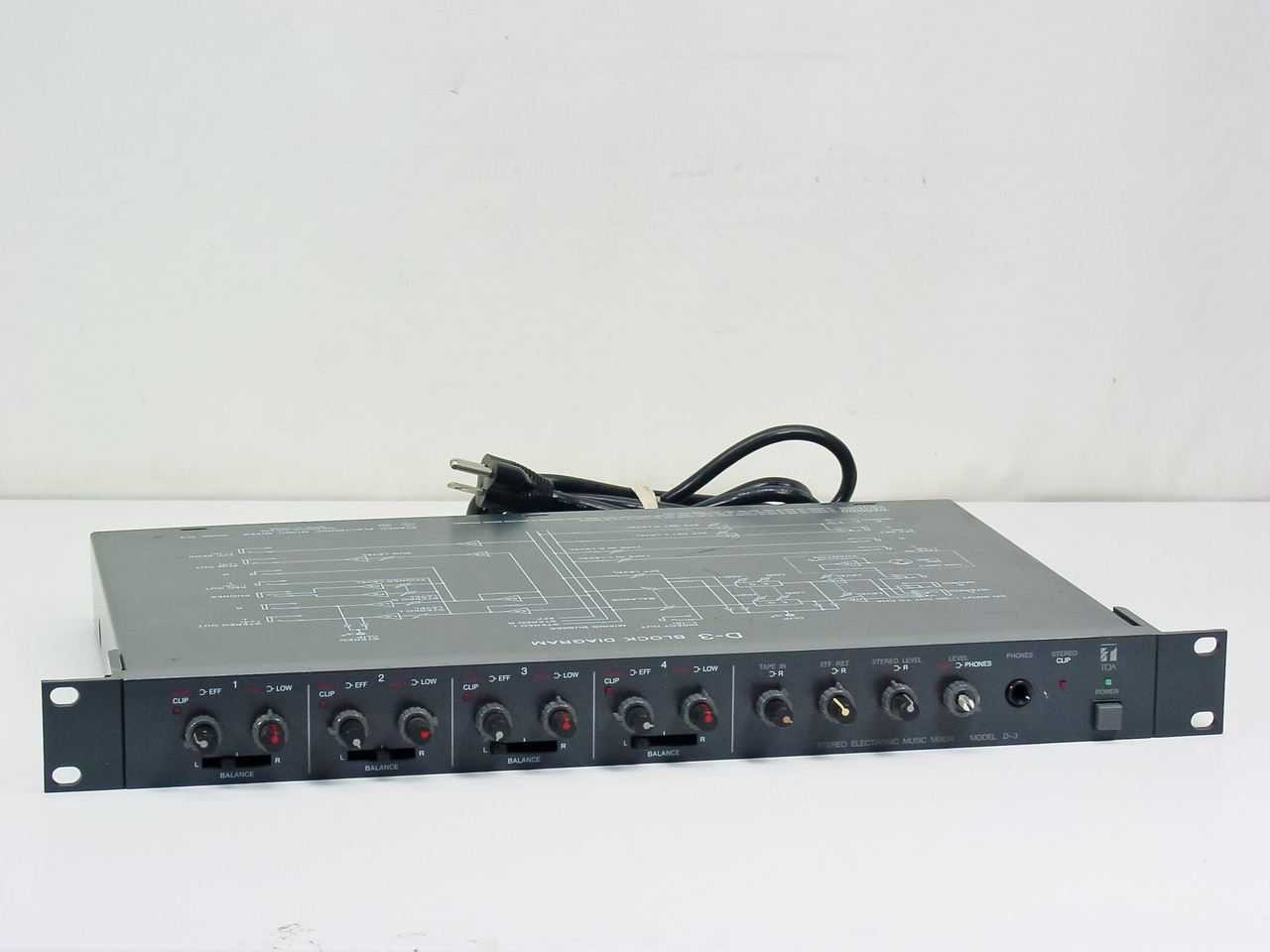 TOA D-3 Stereo Electronic Music Mixer 19 Inc Rackmount with Ears