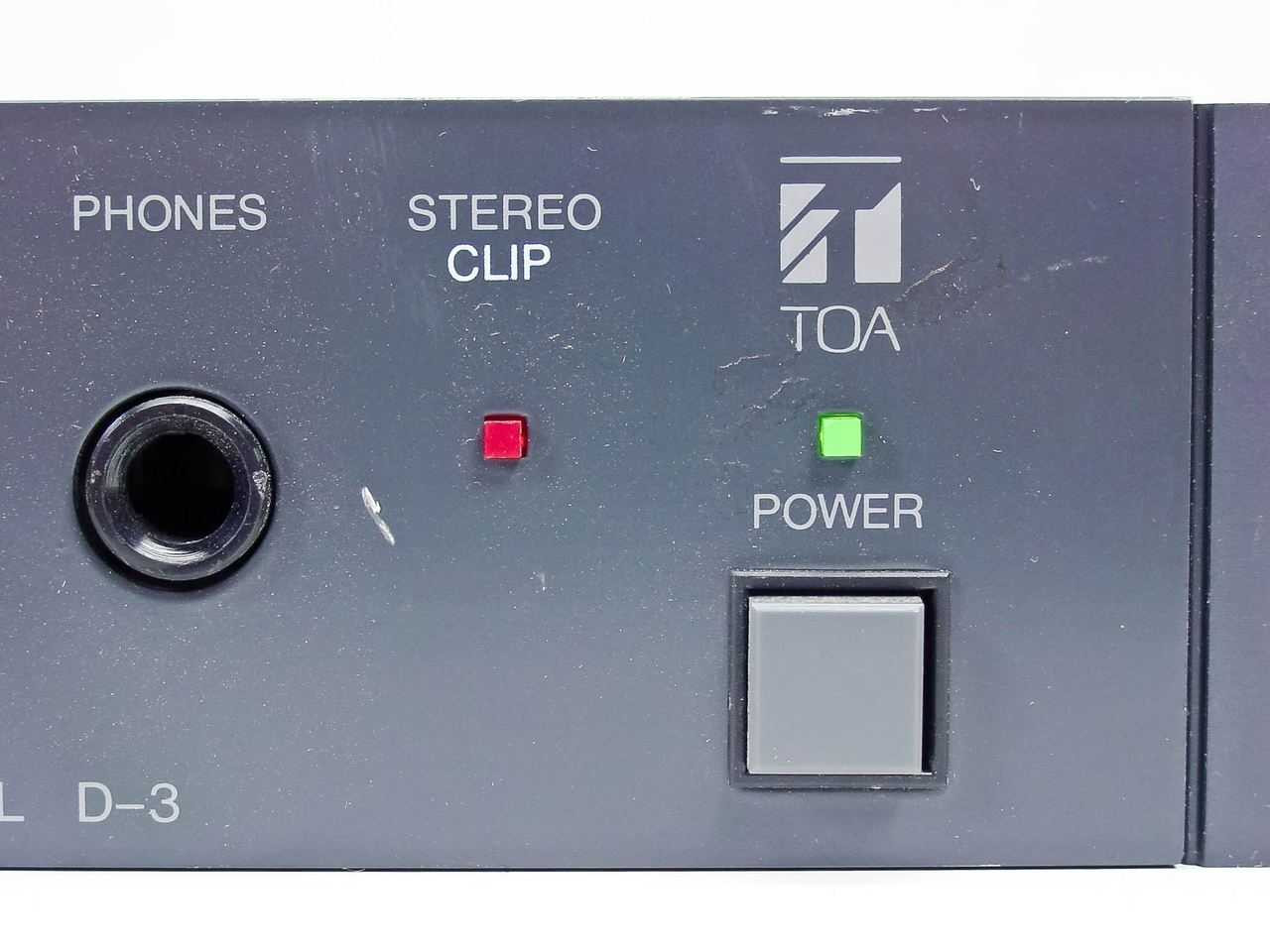 TOA D-3 Stereo Electronic Music Mixer 19 Inc Rackmount with Ears