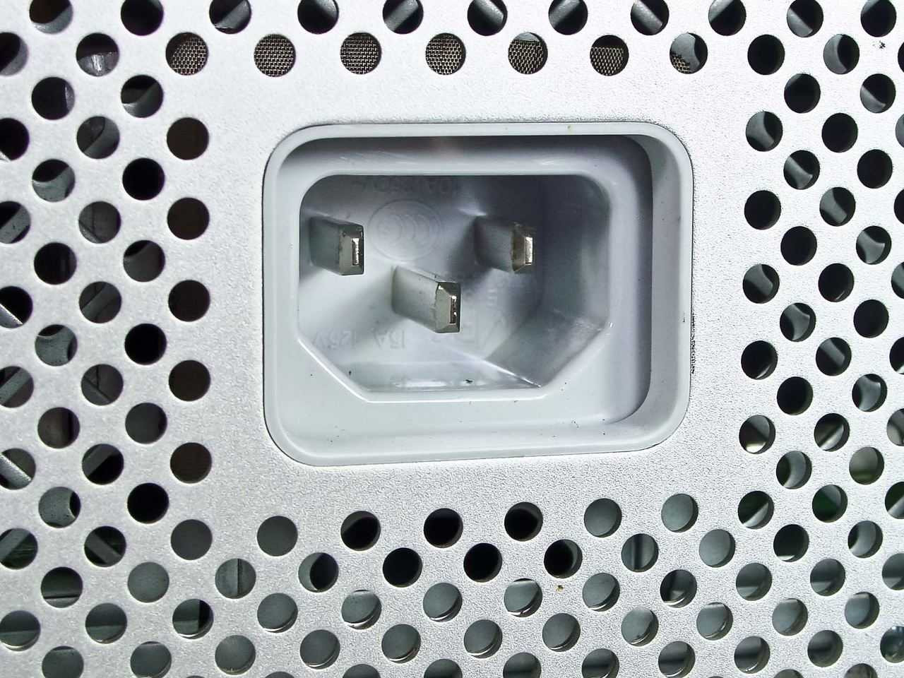 Apple A1186 Mac Pro Quad Core 2.66 Xeon Tower As Is