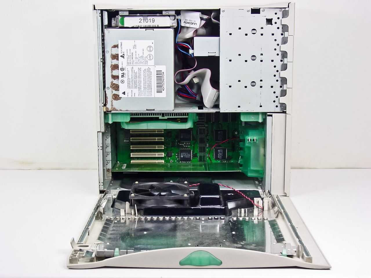 Apple Power Macintosh 9600/350 M5433 350MHz PowerPC 604e