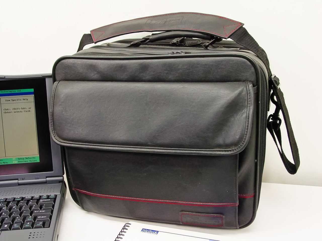 Winbook FX Laptop Pentium 1 133MHz w/ Docking Station