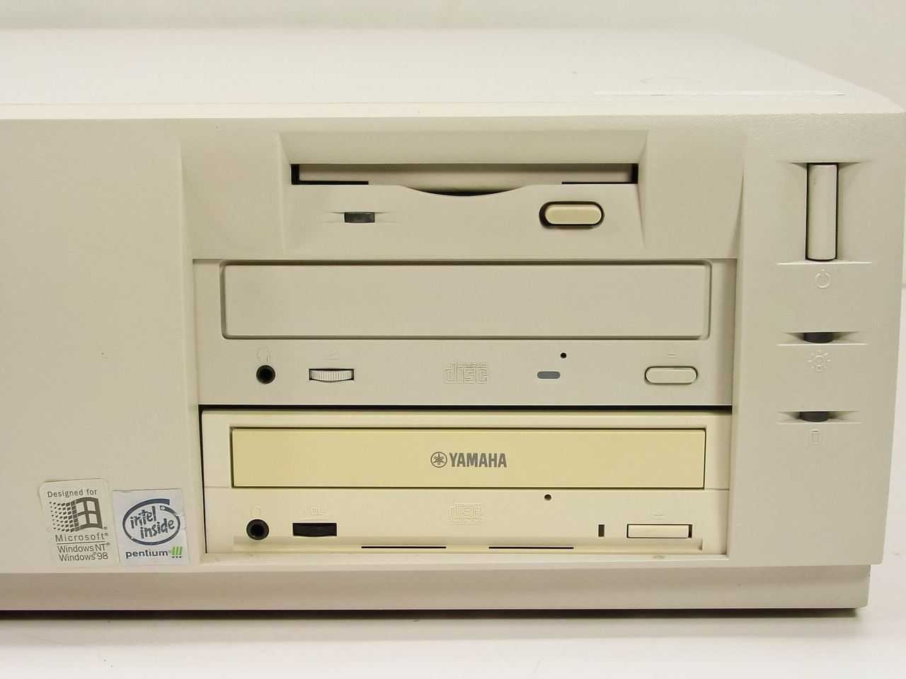 Compaq DPEND P550/6.4/64 Deskpro Pentium III 550MHz Desktop