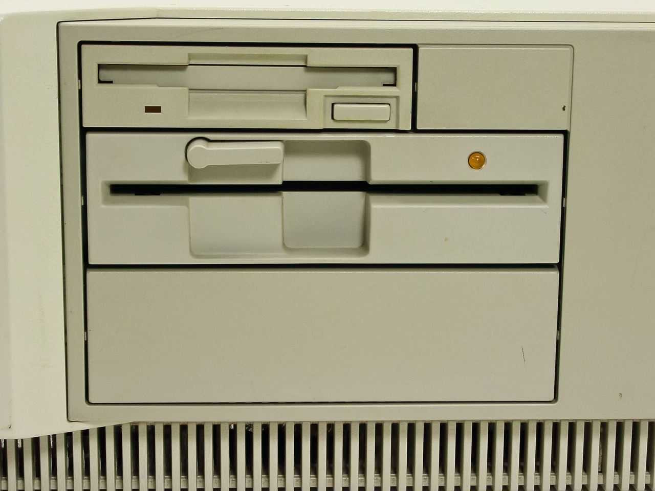 HP Vectra 486/50U Computer w/SCSI Controller