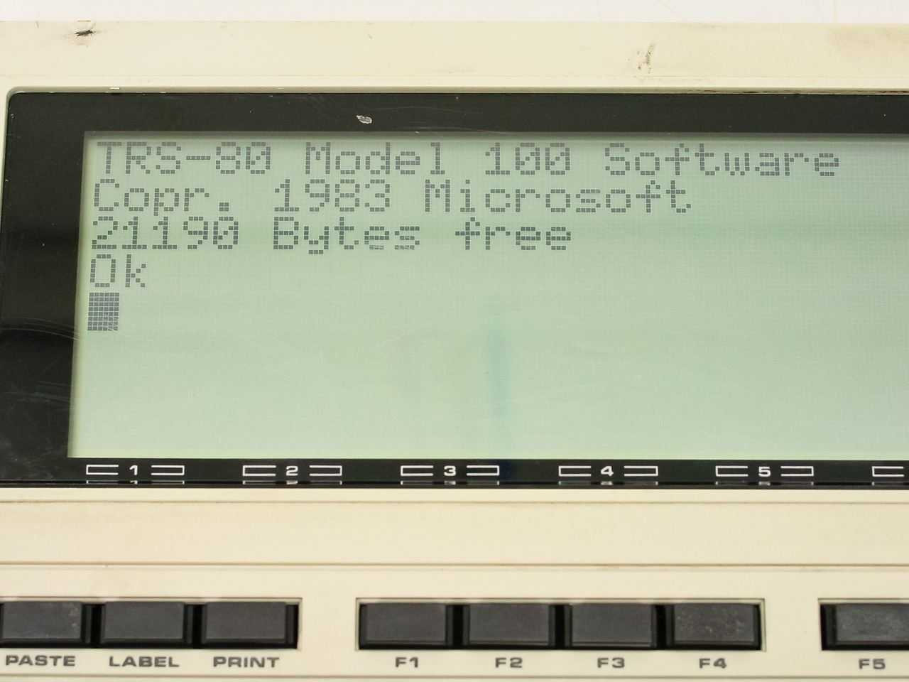 Tandy 102 TRS-80 Series 100 Portable Vintage Computer