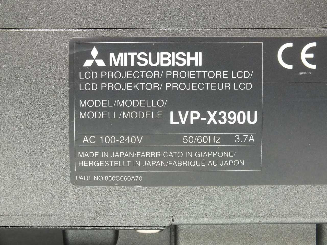 Mitsubishi LVP-X390U 2200 Lumen LCD Projector 1024 x 768