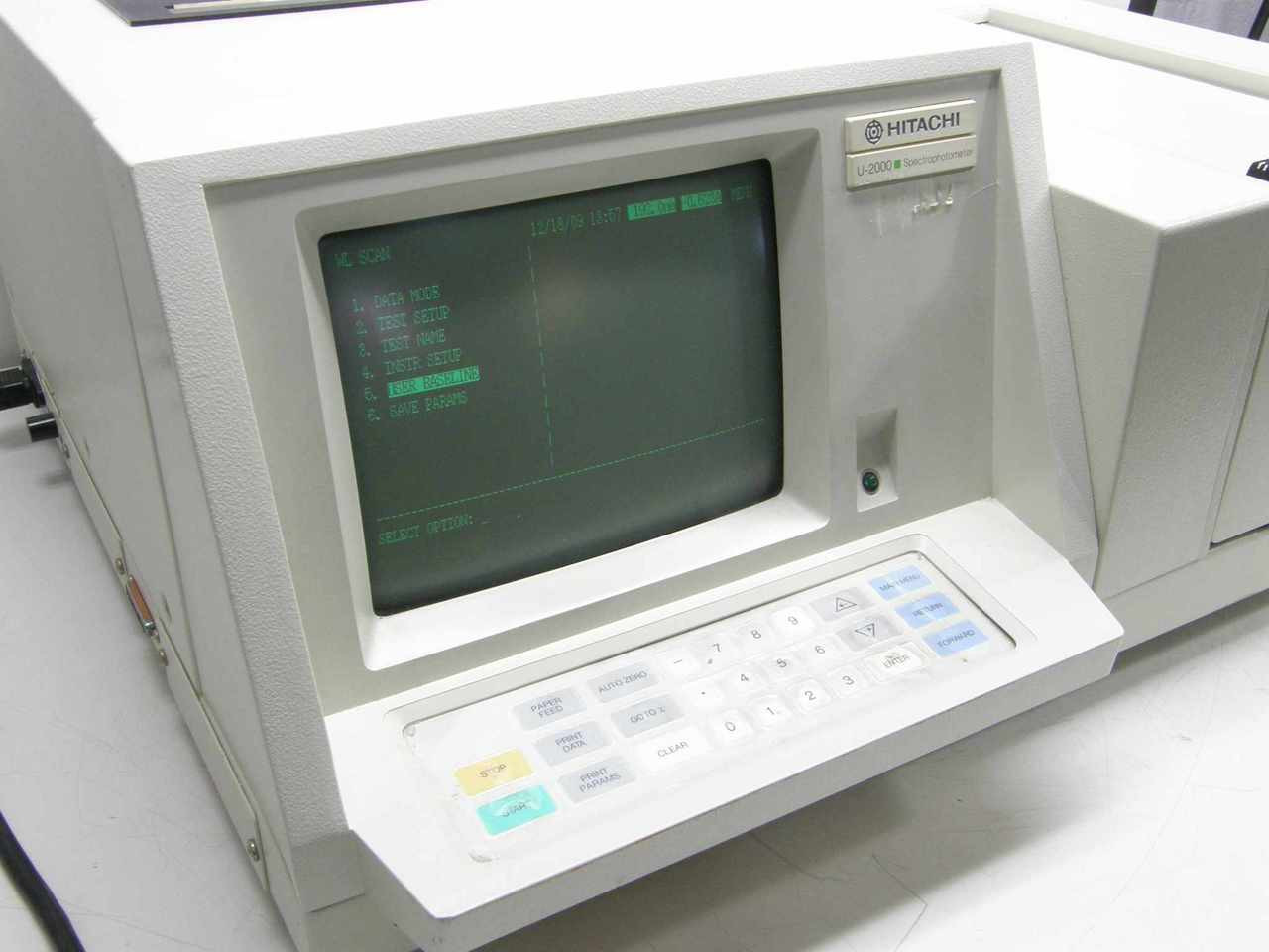 Hitachi U-2000 Double-Beam UV/Vis Spectrophotometer