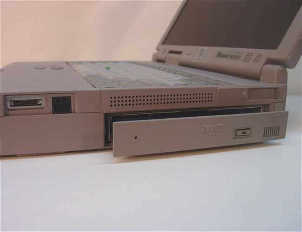 Toshiba Tecra 780DVD Pentium II 266MHz 64MB 8.1GB Laptop