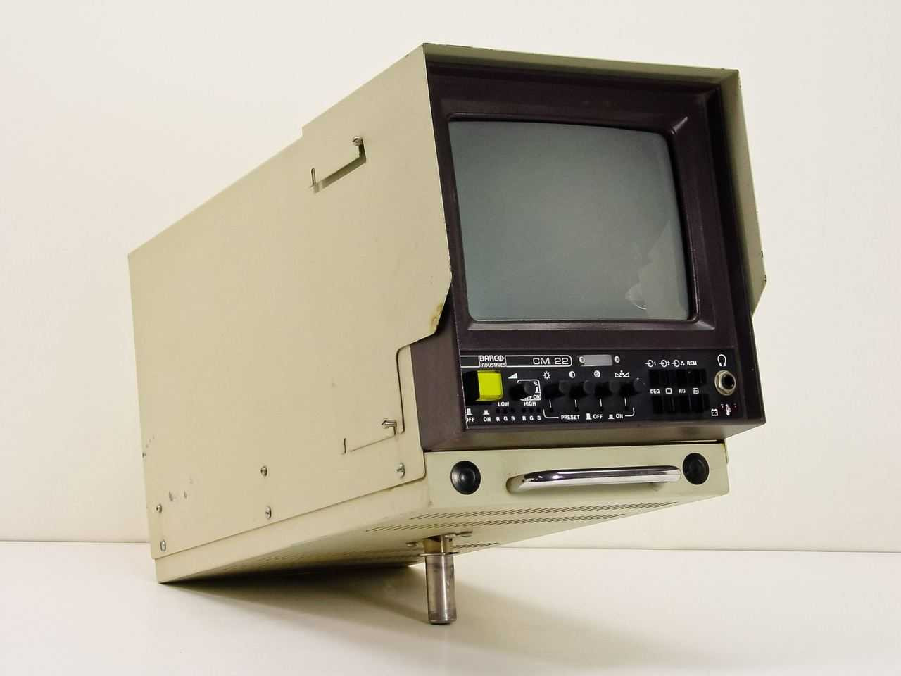 BARCO CVM22A - 8 Monitor TUBE Professional Video EUR 100,00 BARCO CVM22A - 8 Monitor TUBE Professional Video EUR 100,00