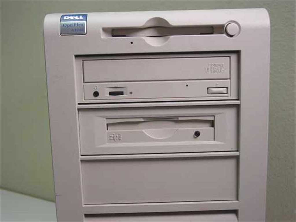 Dell Optiplex GX200 Pentium IIII 933MHz, 128MB, CD Tower Computer