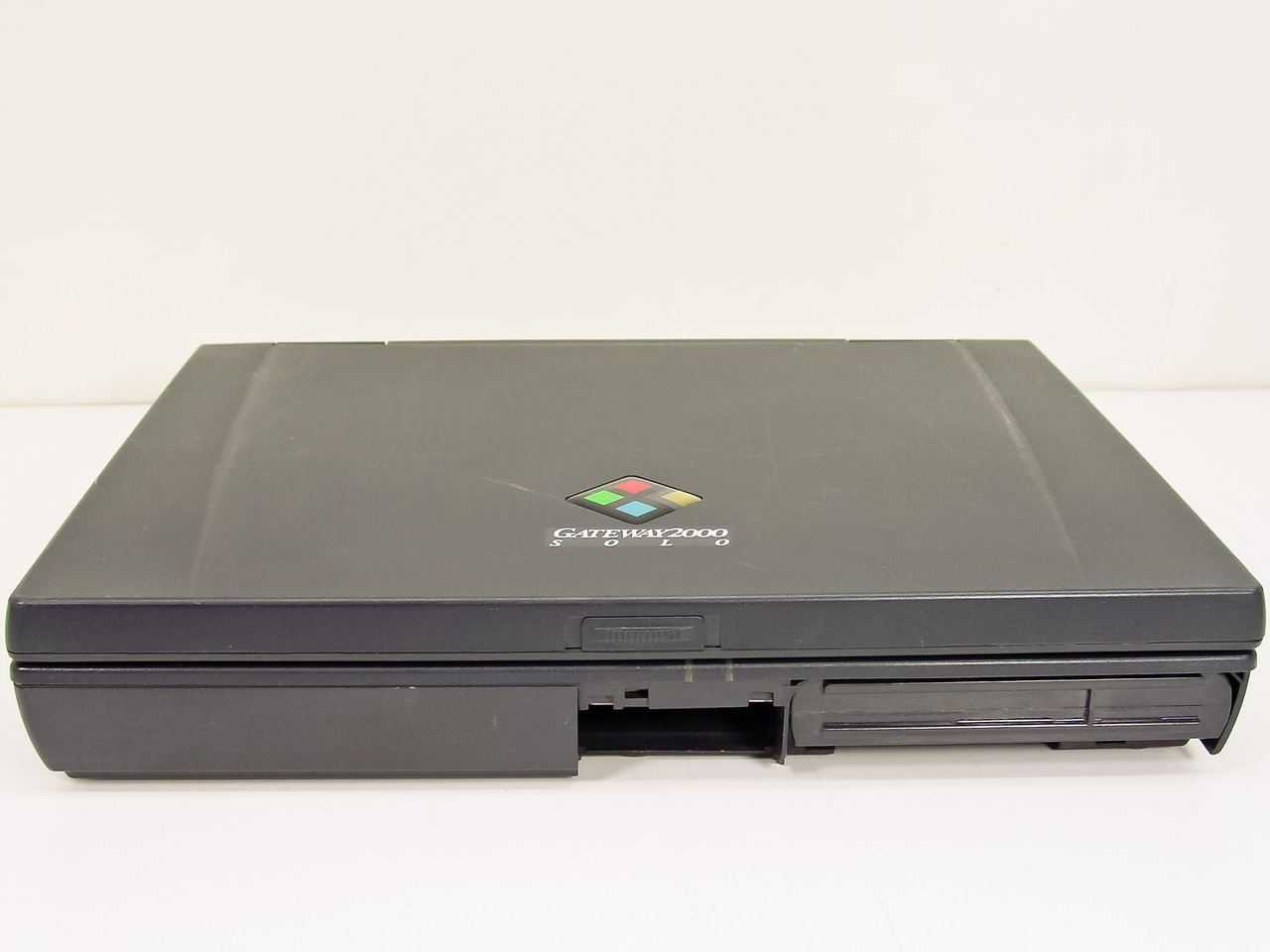 Gateway 2000 Solo 9100 Laptop 233MHz MMX 32MB — Parts