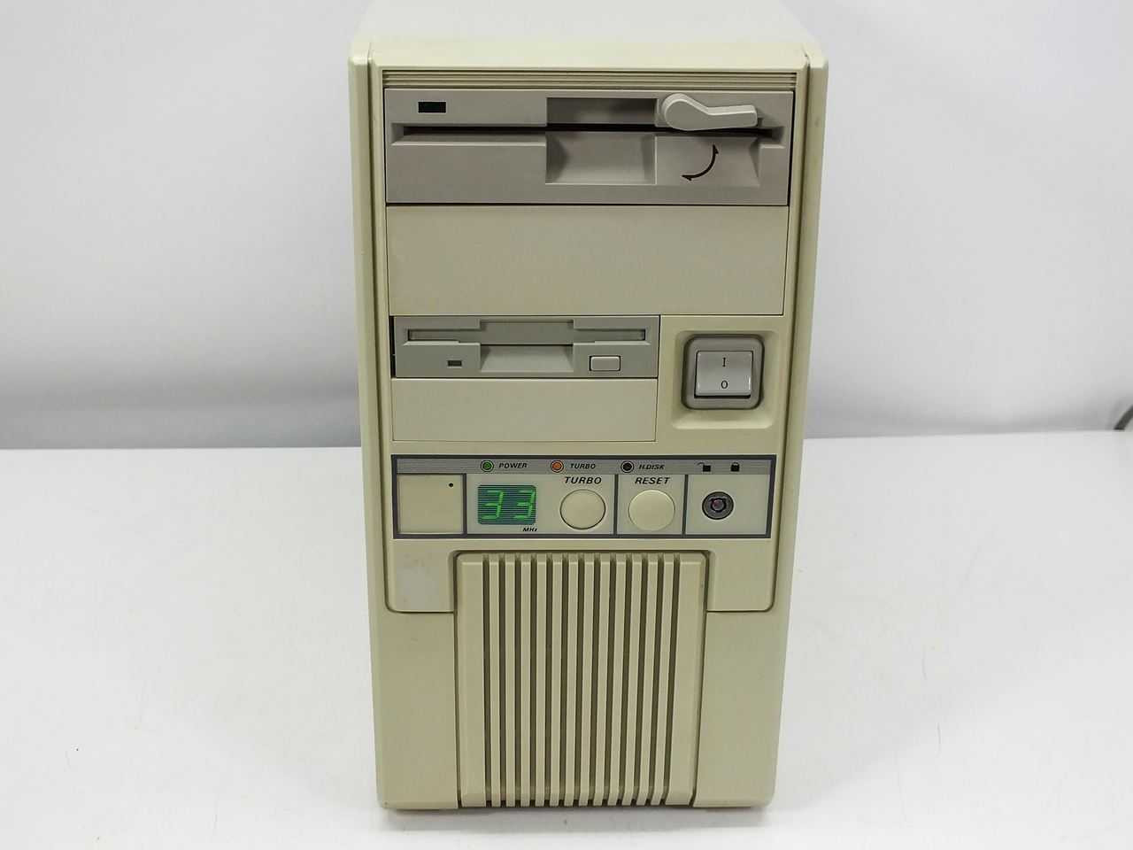 Generic 486DX/33 Intel 486DX/33, 4MB Ram, 425MB HDD Tower PC