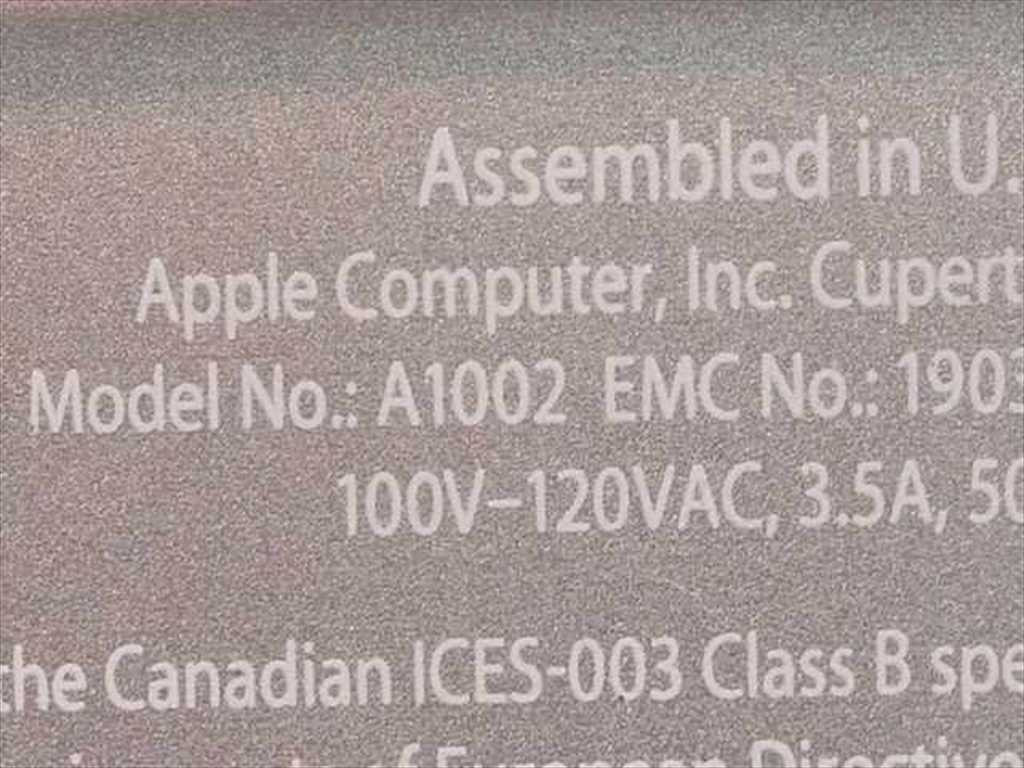 Apple A1002 eMac G4/700 700MHz 128MB 40 GB CD-RW/DVD 17