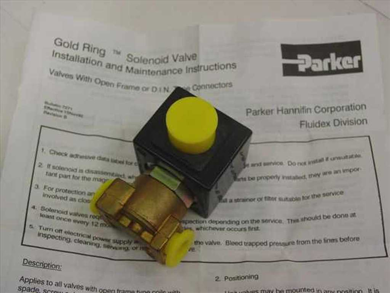 Parker Hannifin Corp 4487 Gold Ring Solenoid Valve in box