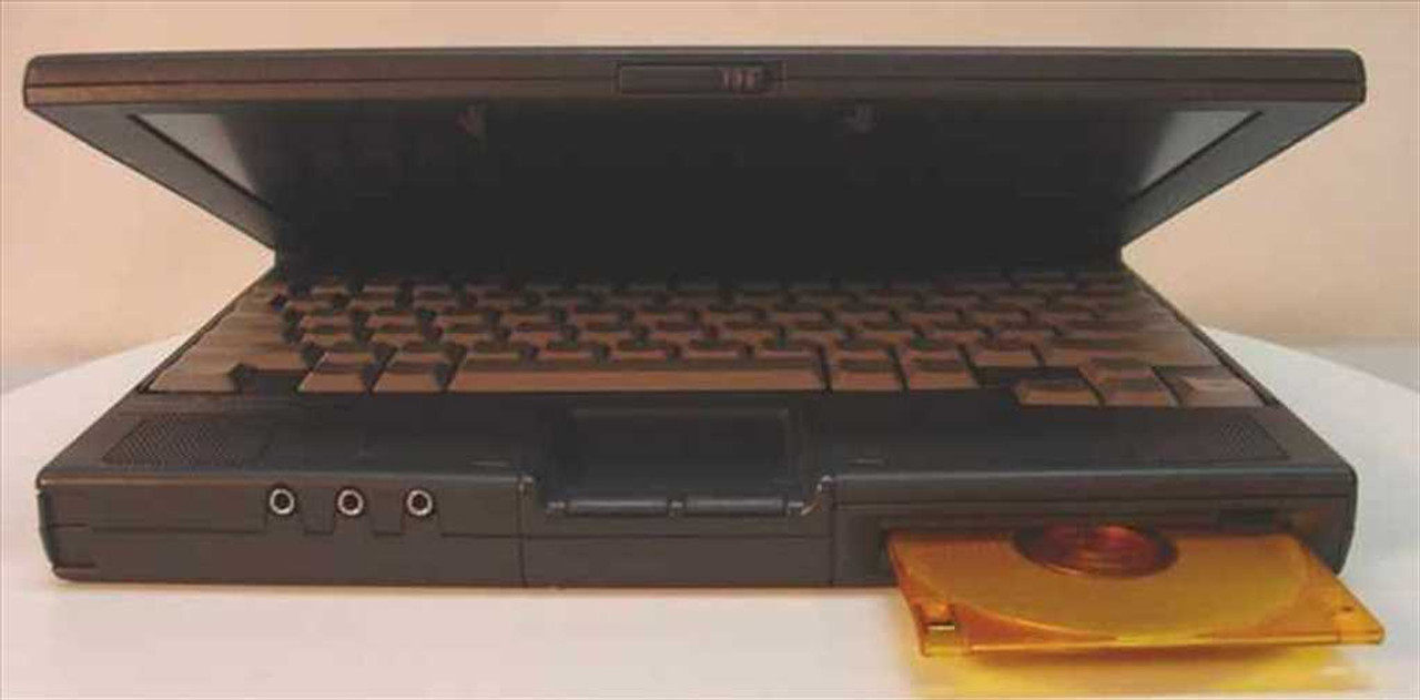 Compaq Armada 4160T Intel P166 Laptop 16MB Ram 2.1GB HDD