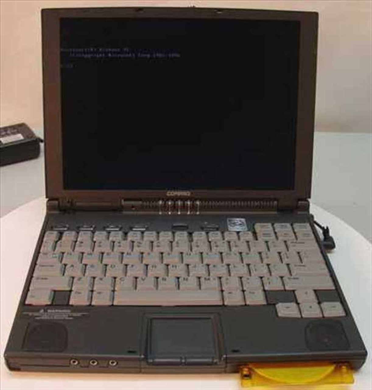 Compaq Armada 4160T Intel P166 Laptop 16MB Ram 2.1GB HDD