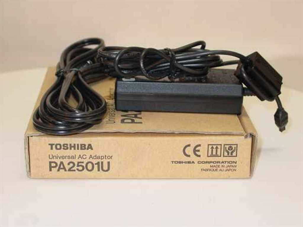 Toshiba PA2501U AC Adapter 15V 2A Libretto Portege
