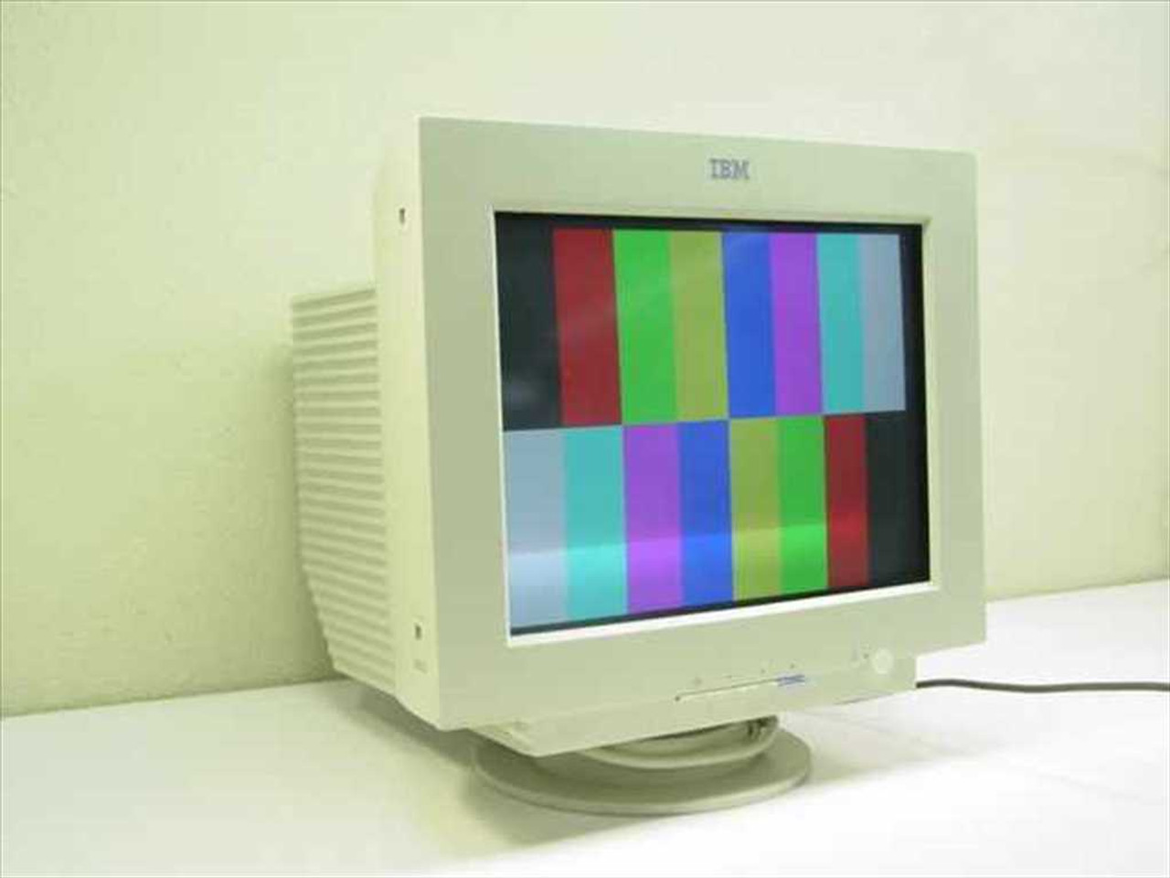 IBM 6627OAN 17" Flat Screen CRT Monitor Beige G78