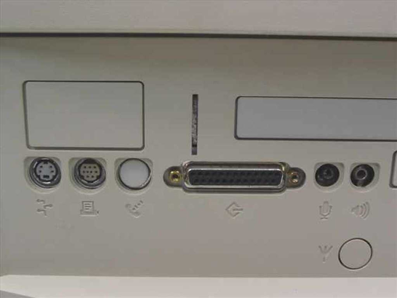 Apple M3046 Apple M3046 Macintosh Performa 5200CD All-in-One 1