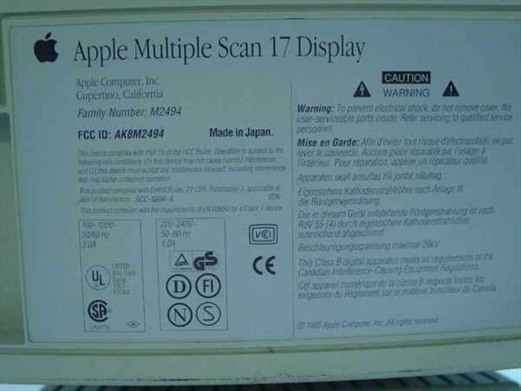 Apple M2494 Apple Multiple Scan 17