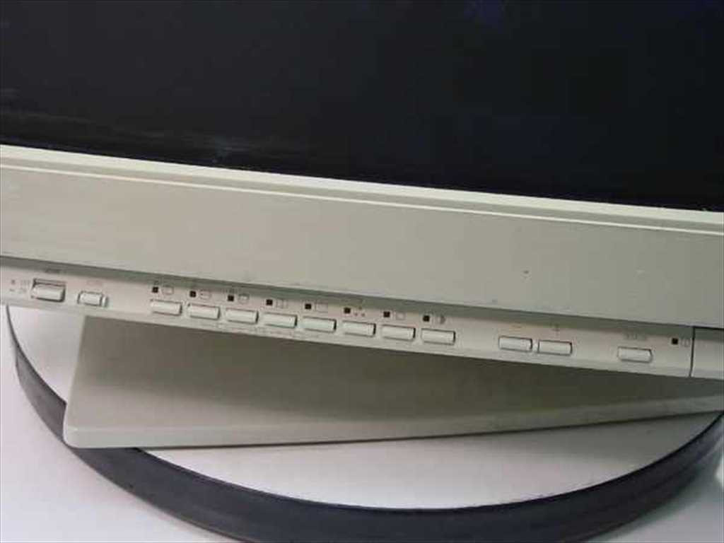 Hitachi CM2110MU 21