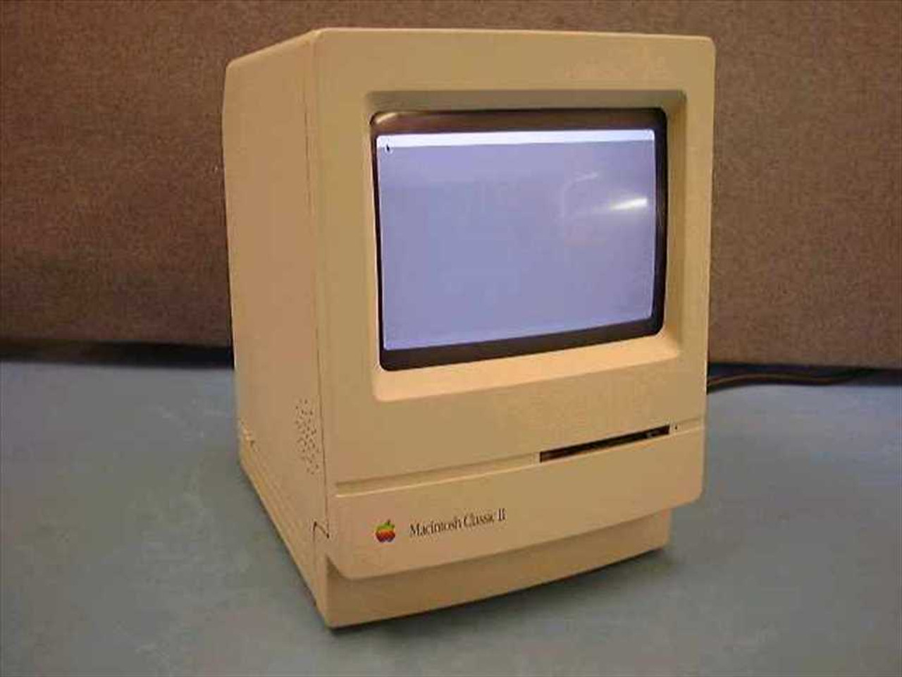 Apple Macintosh Classic 動作品【ジャンク】 - デスクトップ型PC