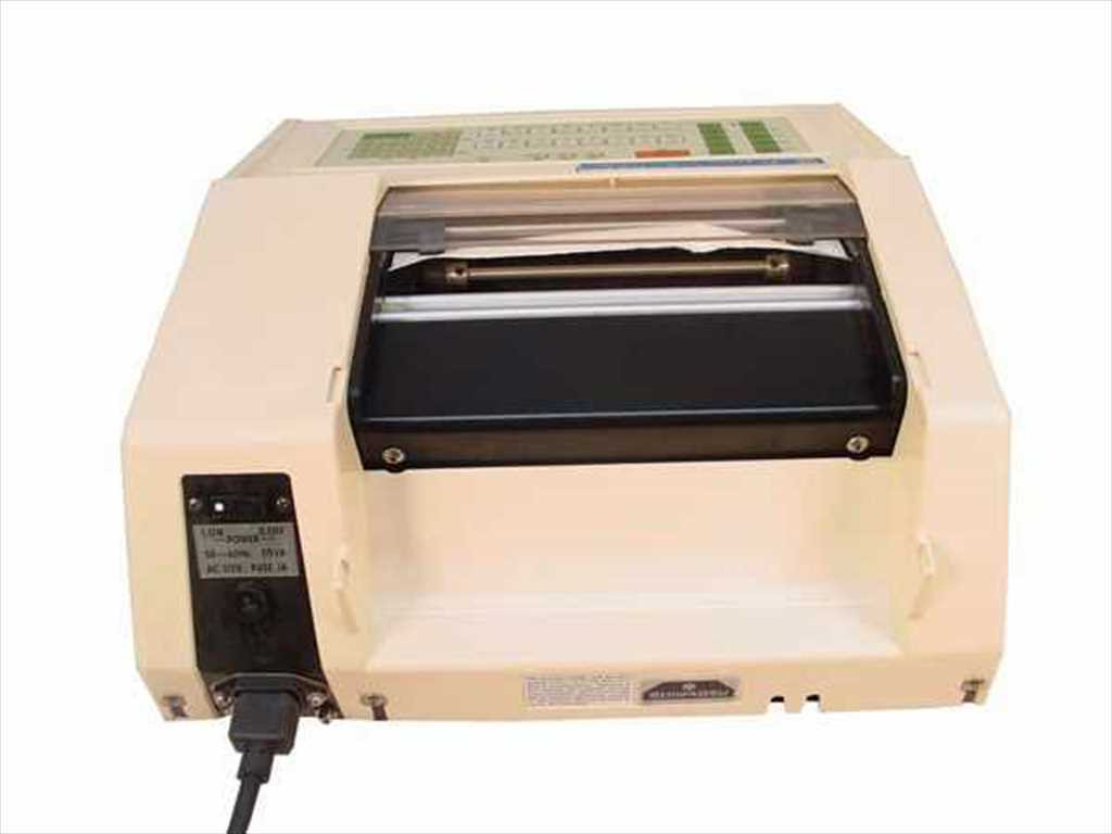 Shimadzu C-R3A Chromatopac Integrator