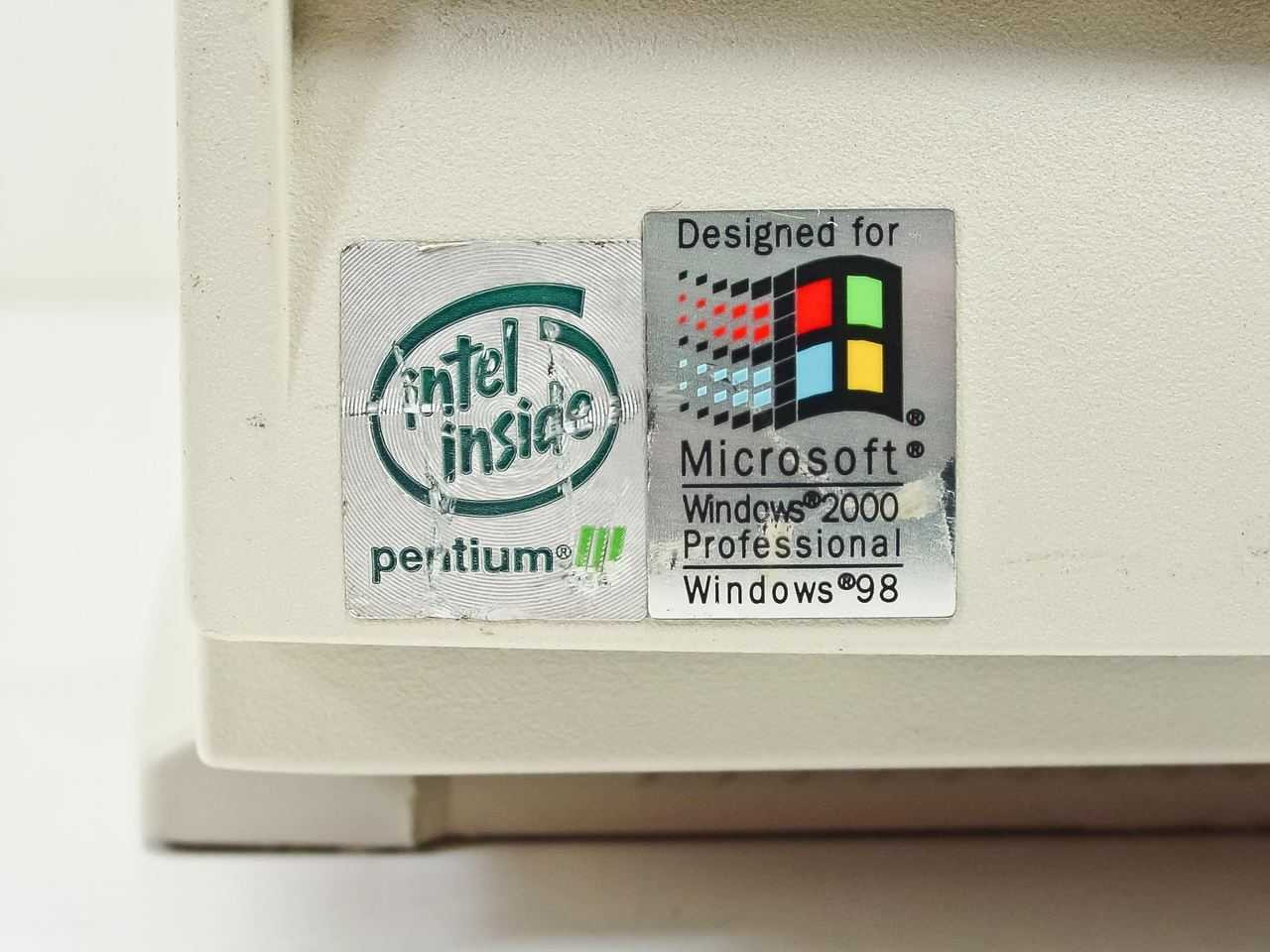 2003 Pc Intel Dell Intel Pentium III 933 MHZ, 40GB, 256MB Tower Computer (Dimension 4100)