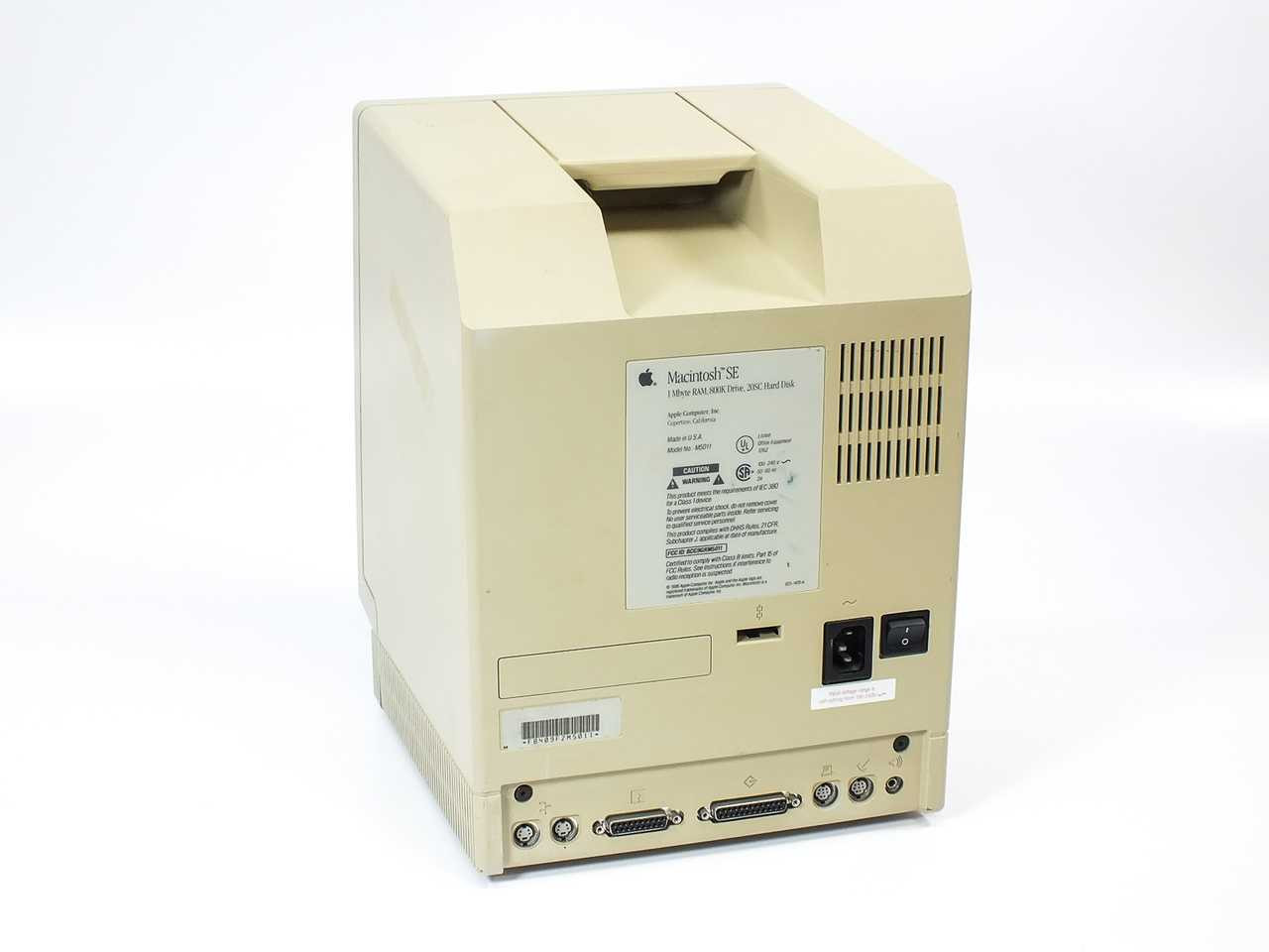 Apple M5011 Macintosh SE FDHD Compact Monochrome Computer 40MB