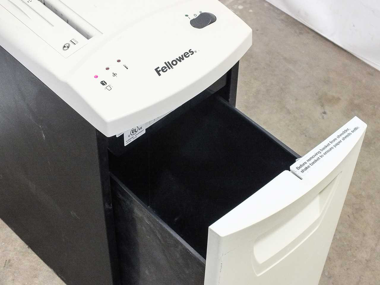 Fellowes DM15C POWERSHRED Confetti-Cut Paper Shredder 15-Sheet Fellowes DM15C POWERSHRED Confetti-Cut Paper Shredder 15-Sheet