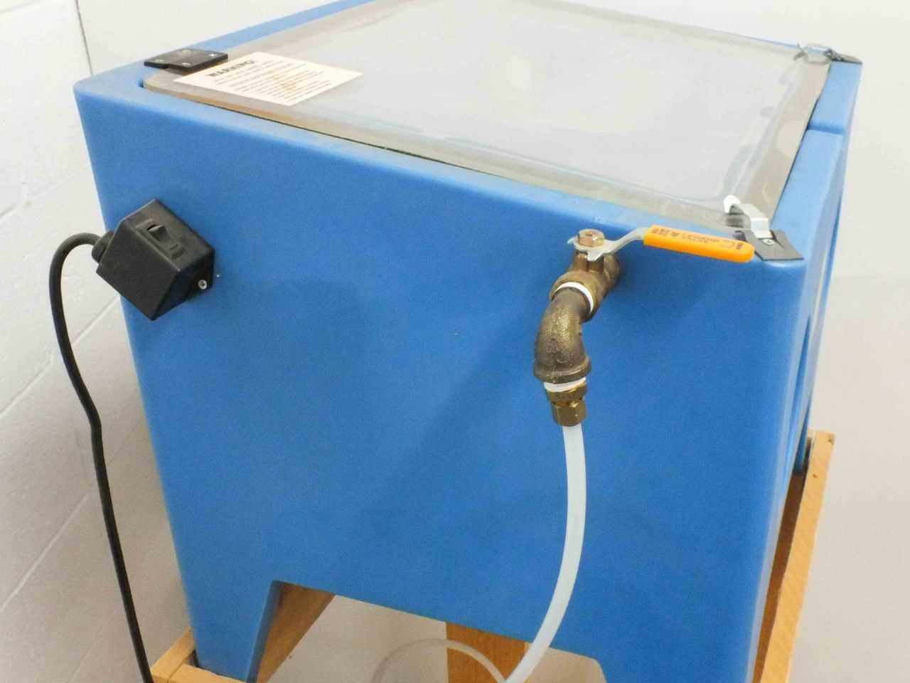 Cyclone E100 Small Trigger-Operated Bench-Top Sand Blaster Cabinet - No ...