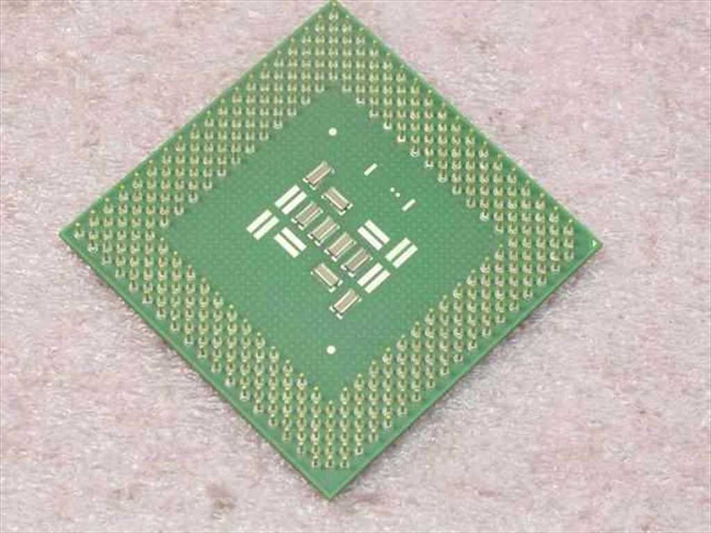 Intel Pentium III 3 750Mhz⁄100⁄256⁄1.7V (SL4CF)