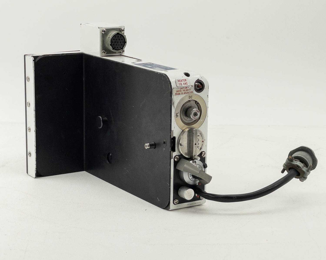 希少品　フォトスナイパー カメラ 映画の中の、あのカメラ｜11 地雷を踏んだらサヨウナラ(1999) ニコンF2