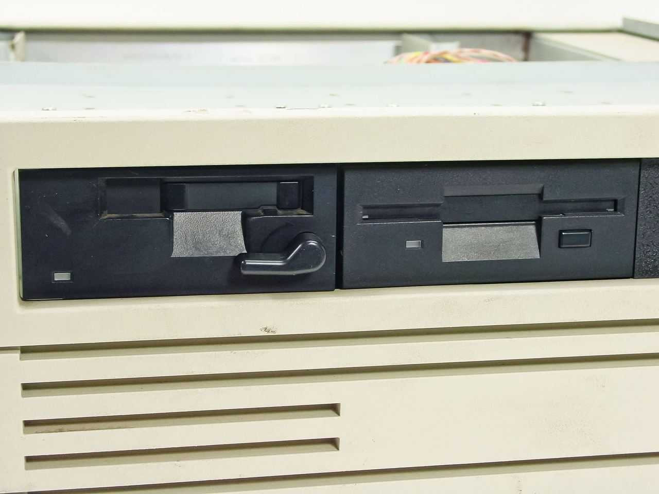 Motorola 3200 VME Computer w/ ST1579 Hard Drive & Loaded