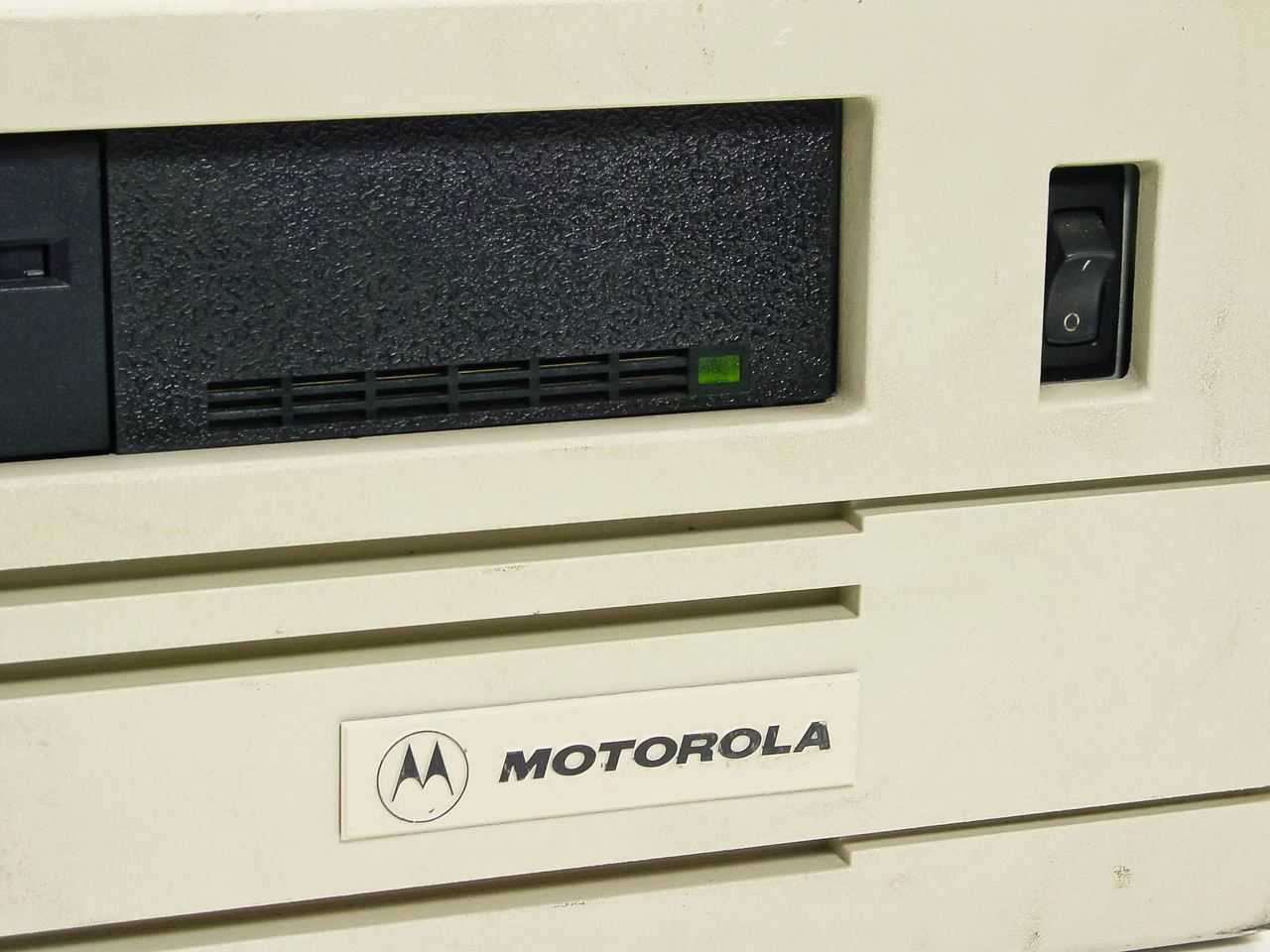 Motorola 3200 VME Computer w/ ST1579 Hard Drive & Loaded