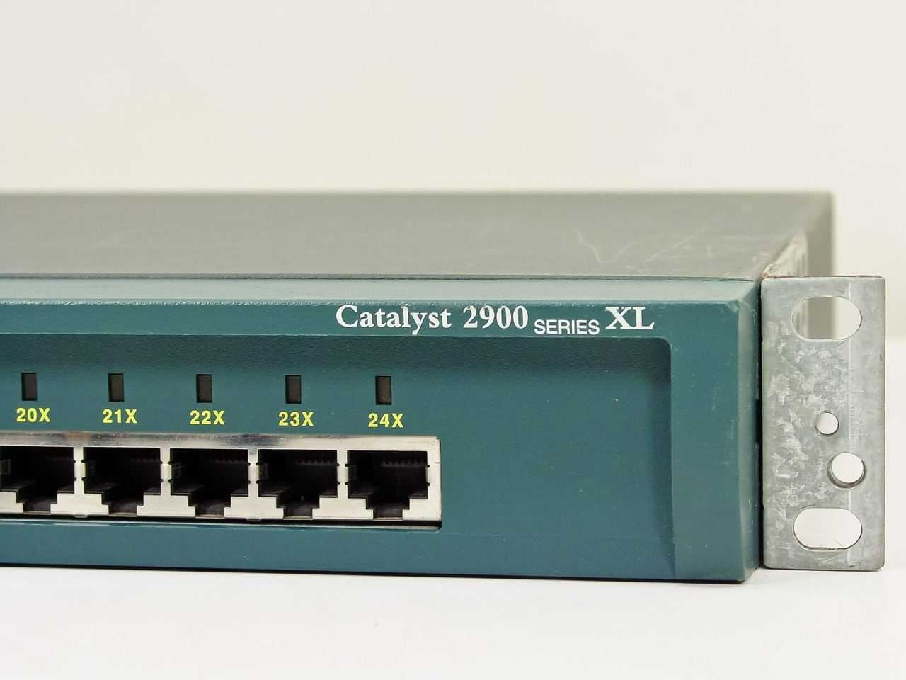 周辺機器 Cisco Catalyst 2900 Series XL Cisco Catalyst 2900 XL 24 port Switch (WS-C2924-XL-EN)