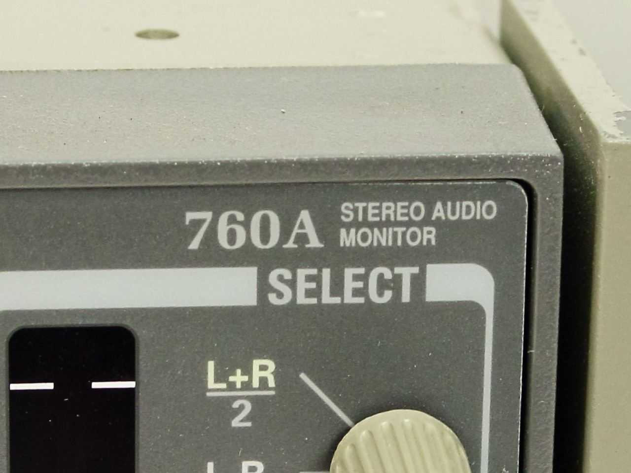 Tektronix Waveform / Vector Monitor / Stereo Audio Monitor Tektronix Waveform / Vector Monitor / Stereo Audio Monitor
