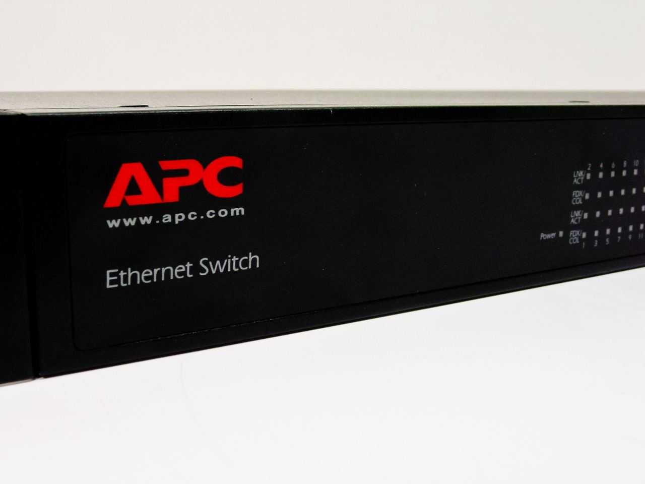 APC AP9224110 24-port Ethernet Switch - Detachable Mounting Brackets