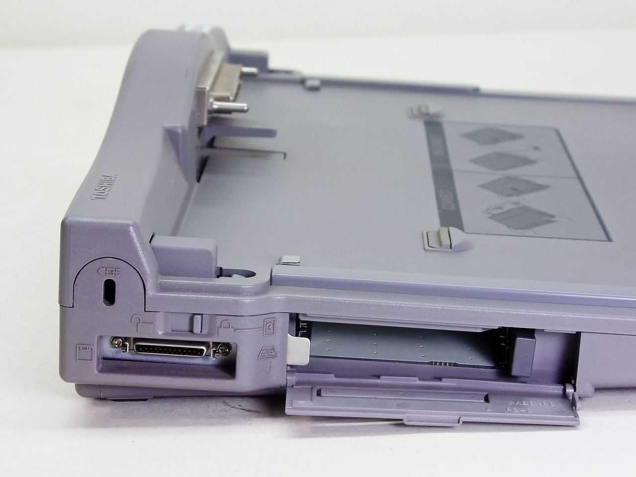 Toshiba Satellite 200 / 400 Enhanced Port Replicator III (PA2717U)