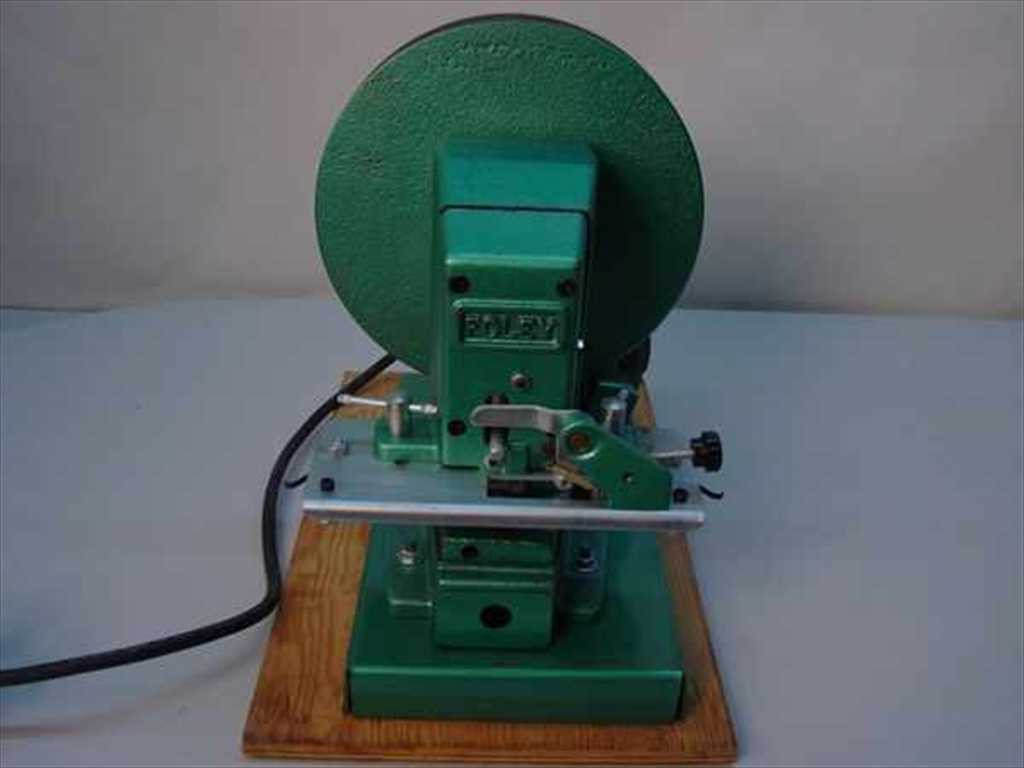Foley Manufacturing Co. 385 Automatic Hand Saw Retoother