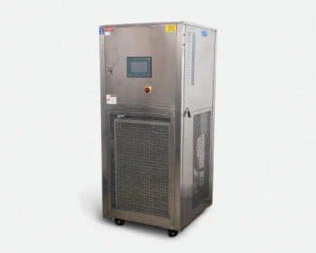 Lneya Sundi-1A15 cooling and heating chiller front three-quarter view showing stainless steel cabinet, touchscreen HMI, and lower condenser grille with casters