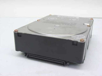 Quantum Atlas III 18.2GB 3.5-inch SCSI half-height hard drive – front and top view showing 80-pin SCA connector