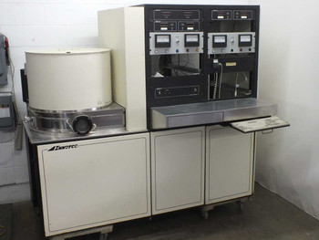 Innotec DS-28C Sputtering System – front view showing vacuum chamber bell jar, control panel with analog meters, and Innotec logo on cabinet