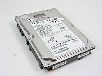Seagate 9L9006-040 9.1GB Wide Ultra2 SCSI hard drive – top label view showing Compaq branding and drive DPN sticker