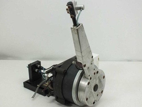 Netstal Discjet 600 robotic take-out arm – full assembly, angled front-left view showing rotary base and aluminum arm